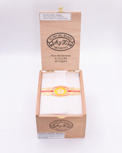 Load image into Gallery viewer, El Rey del Mundo Flor de Llaneza