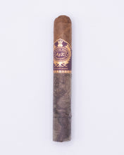 Load image into Gallery viewer, El Rey Del Mundo Appointment cigar with classic band and rich tobacco leaf
