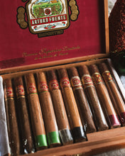 Load image into Gallery viewer, Arturo Fuente Holiday Collection 2017
