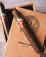 Load image into Gallery viewer, La Gloria Cubana Serie R Estelí Chicago Edition
