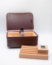 Load image into Gallery viewer, Manhattan Travel Humidor
