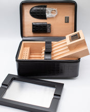 Load image into Gallery viewer, Manhattan Travel Humidor
