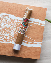 Load image into Gallery viewer, Deadwood Dominicana
